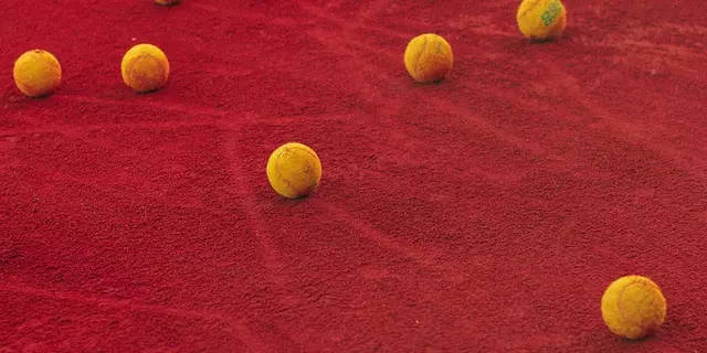 Was bedeuten die Zahlen auf einem Tennisball?
